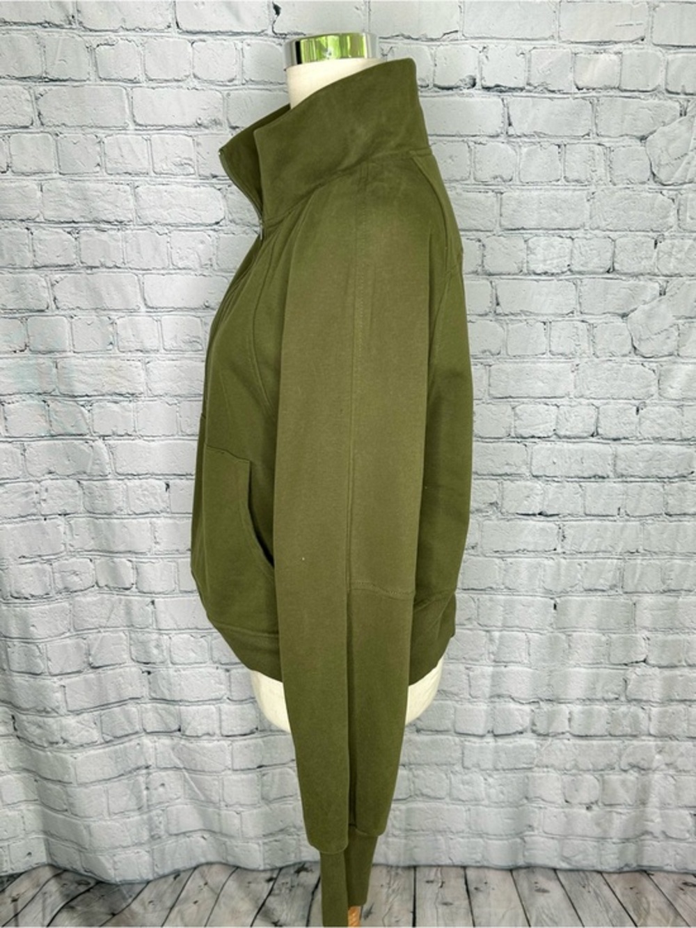 Athletic Quarter-Zip Pullover Sweatshirt Green Size M EUC - Picture 2 of 7